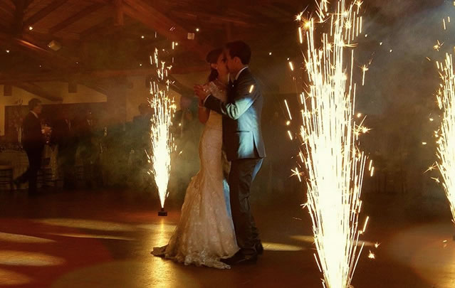 AudioTotal Bodas & Eventos - Pirotecnia - Iluminacion Robotica - www.bodaencuenca.com